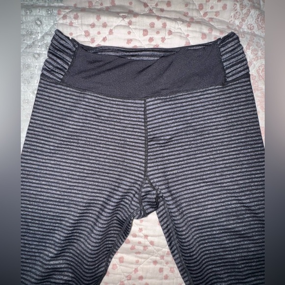 Kyodan women’s athletic capri/cropped leggings striped w/rugged bottom. Sz PS🖤 - Picture 2 of 8